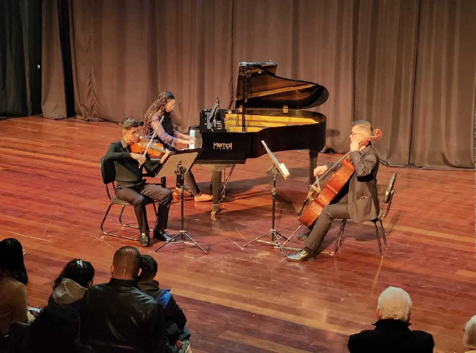 EMARP abre inscrições para cursos gratuitos de música, teatro e artes visuais